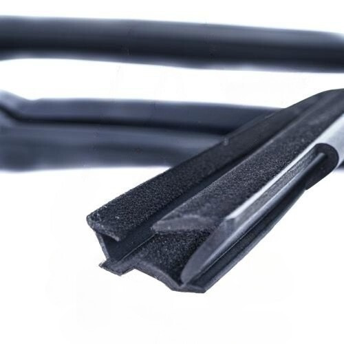 Дверной уплотнитель ваз 2110. 2110-6107014 р уплотнитель. 2110-6701028 уплотнитель 2110. Уплотнительные резинки 2110. 2110-6107028.