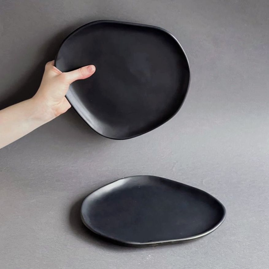 Набор черных матовых асимметричных тарелок из высокотемпературной керамики/ 2 шт./ 24 см/ большие  #1
