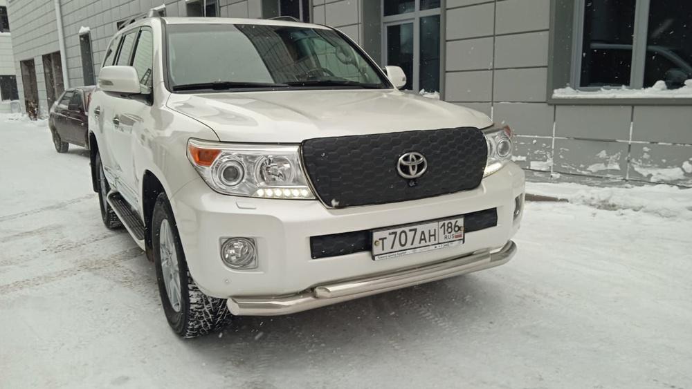 Утеплитель радиатора и бампера для Toyota Land Cruiser 200 2007-2012 С Камерой Тойота Ленд Крузер  #1