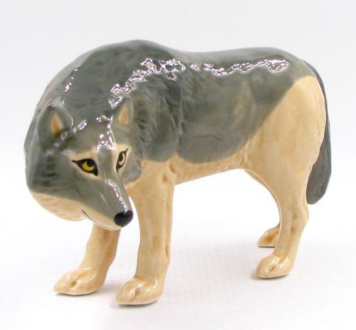 Фарфоровая статуэтка Волк степной #1
