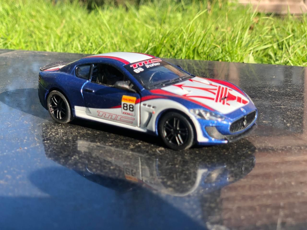 KINSMART 2016 Maserati GranTurismo MC Stradale 1 36