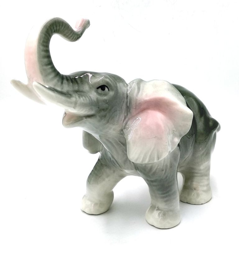 Фарфоровая статуэтка "Слон" 16х20х9см. Фигурка, сувенир для декора дома, для интерьера. Подарок на день #1