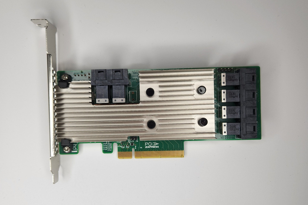HBA-адаптер LSI SAS 9305-24i PCI Express #1