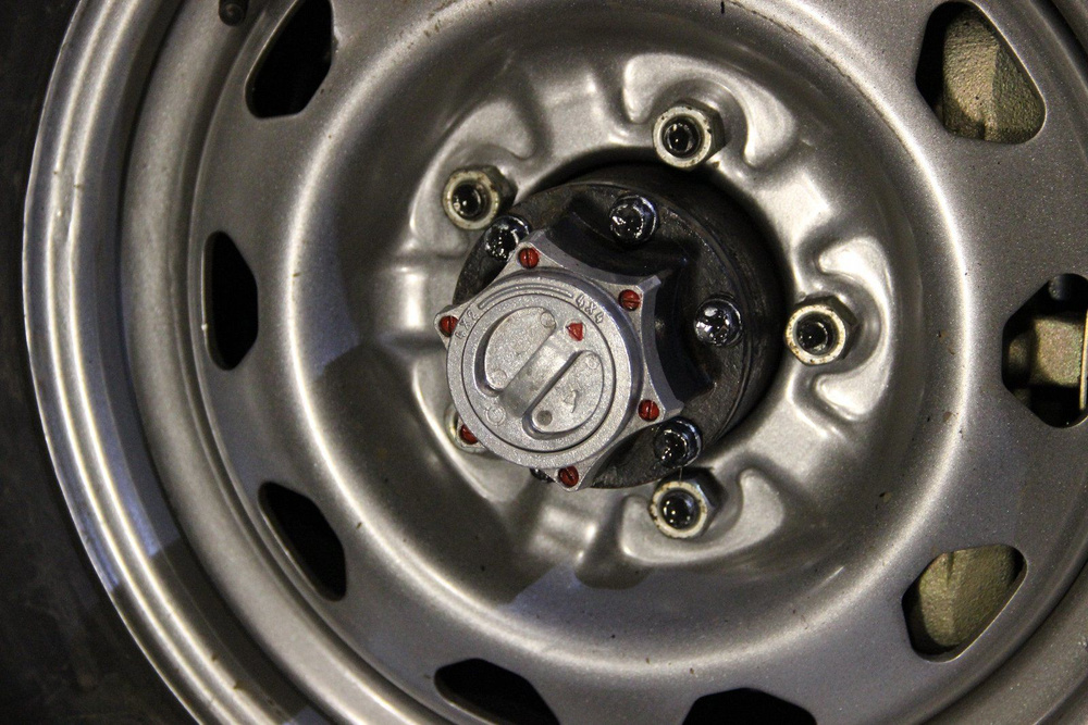 Хаб - Муфта отключения передних колес УАЗ (2 шт.) Стандарт - DMAF арт ...