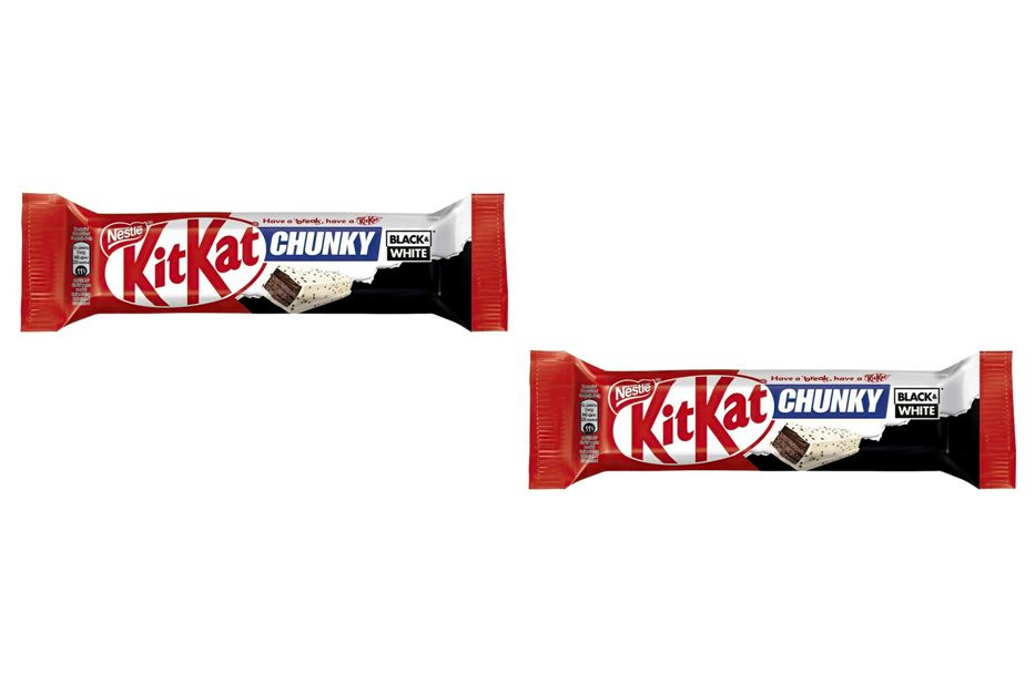 Шоколадный батончик KITKAT BLACK & WHITE с белым и темным шоколадом, 2 шт по 42 г  #1