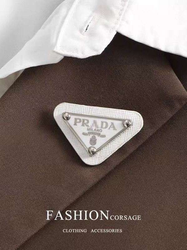 Prada Брошь #1