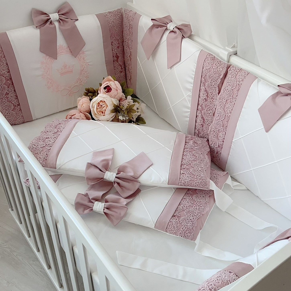 Бортики в детскую кроватку для новорожденного "Вдохновение", пудровый, 4 подушки на 3 стороны кроватки #1