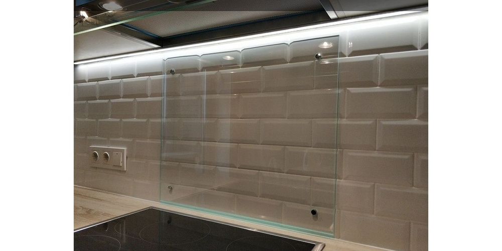 фартук стеклянный защитный кухонный 600*600*4. прозрачный #1