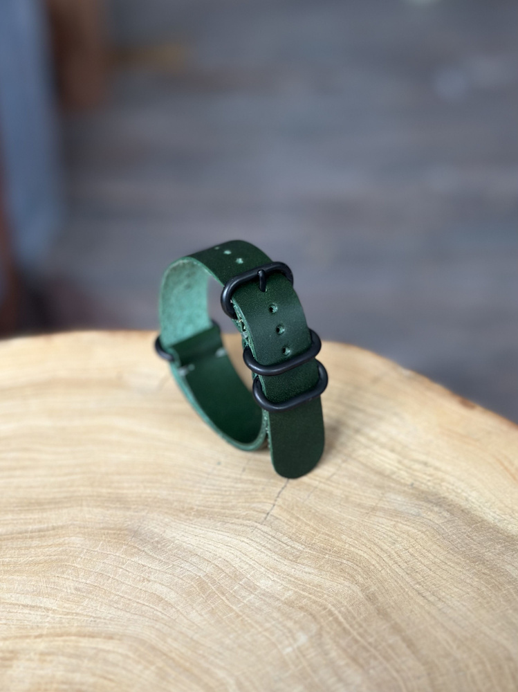 Ремешок для часов NATO Strap из итальянской кожи 24 мм ширина. Цвет зеленый, черная фурнитура  #1
