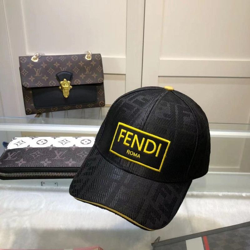 Бейсболка Fendi #1