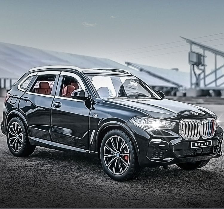 Машинка металлическая в подарочной упаковке BMW X5 инерционная модель 1:24 чёрная, со светом и звуком #1