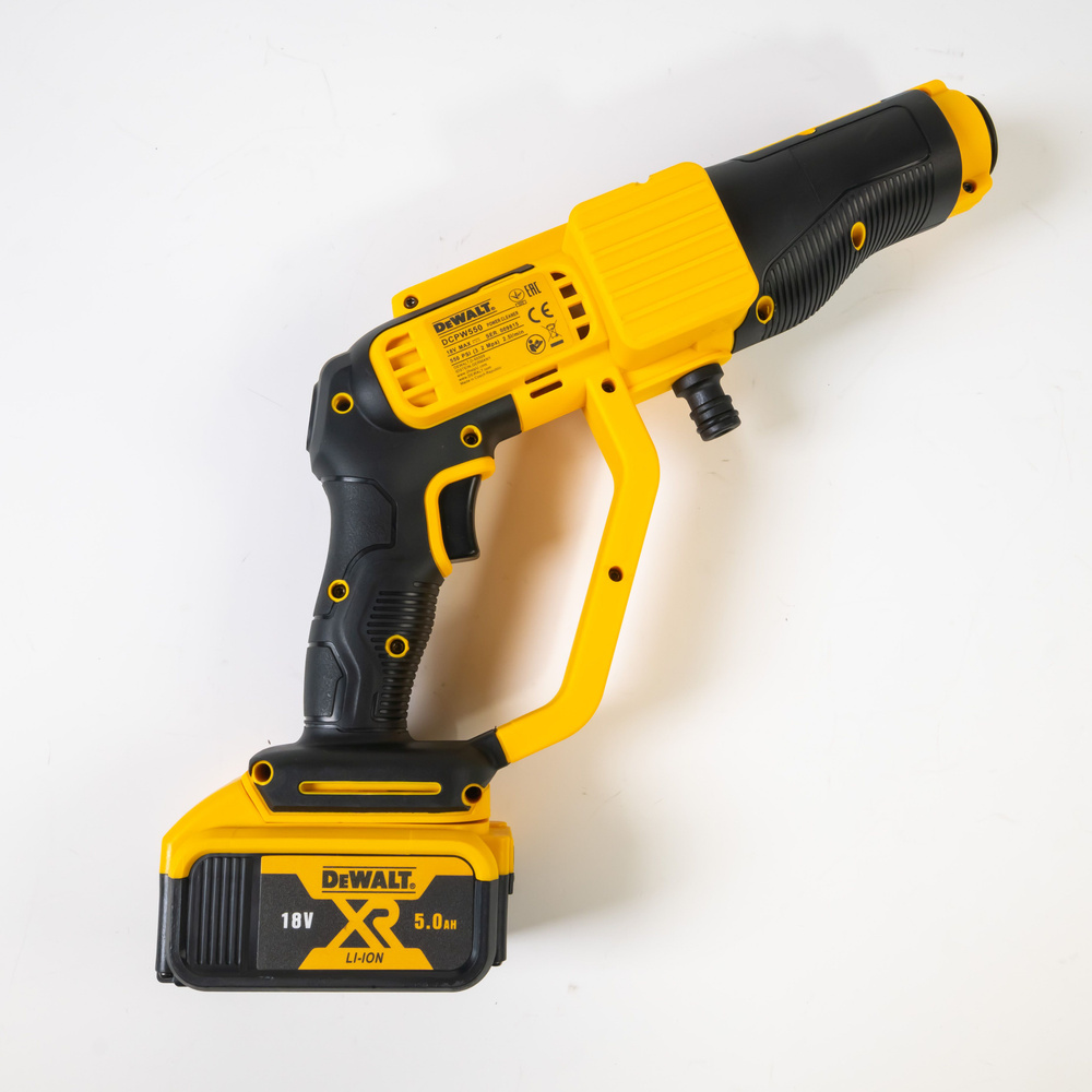 Минимойка Dewalt DCVP550 18V - идеальное решение для работы без подключения к сети  #1