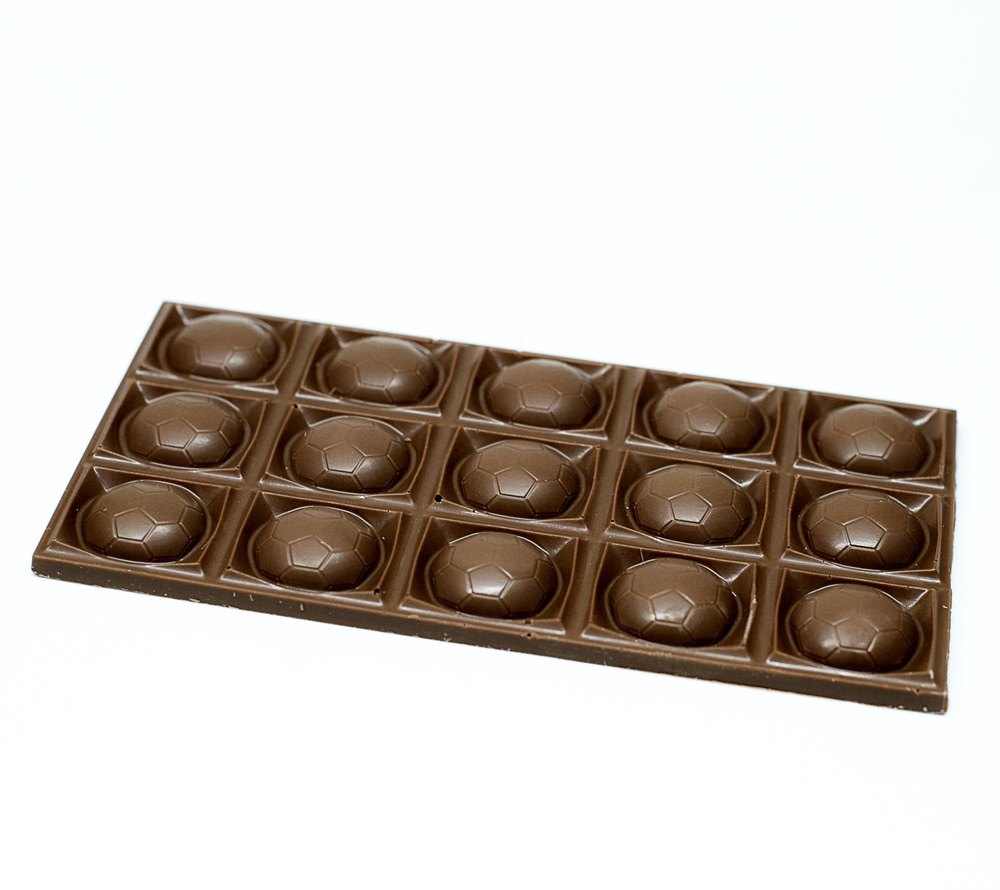 Подарочная шоколадная плитка Frade/Фраде - Плитка Футбольная (вес-85г) (темный)  #1