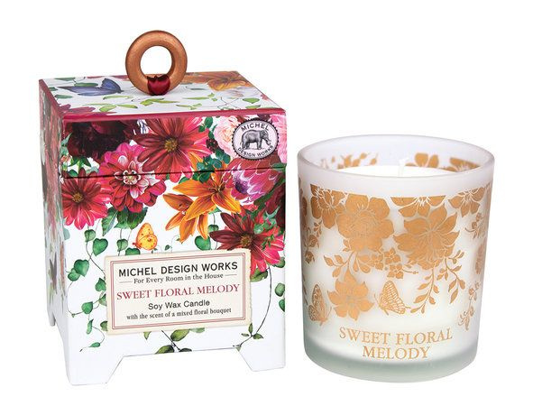 Свеча в подарочной коробке Sweet Floral Melody Soy Wax Candle, 880 мл #1