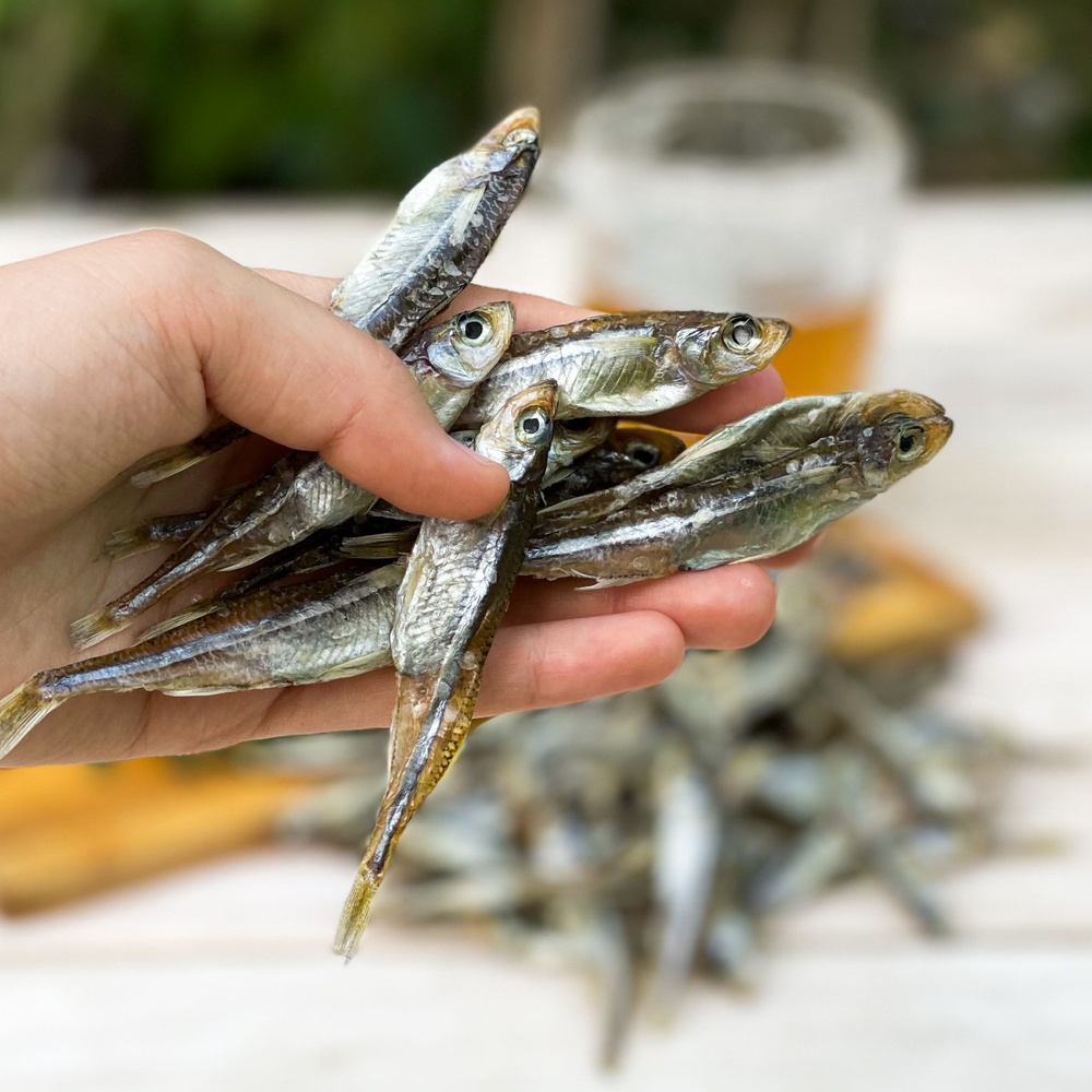 Мелкая вяленая рыбка Снеток, как рыбные семечки (золотые с жирочком) из Астрахани, 250 грамм  #1