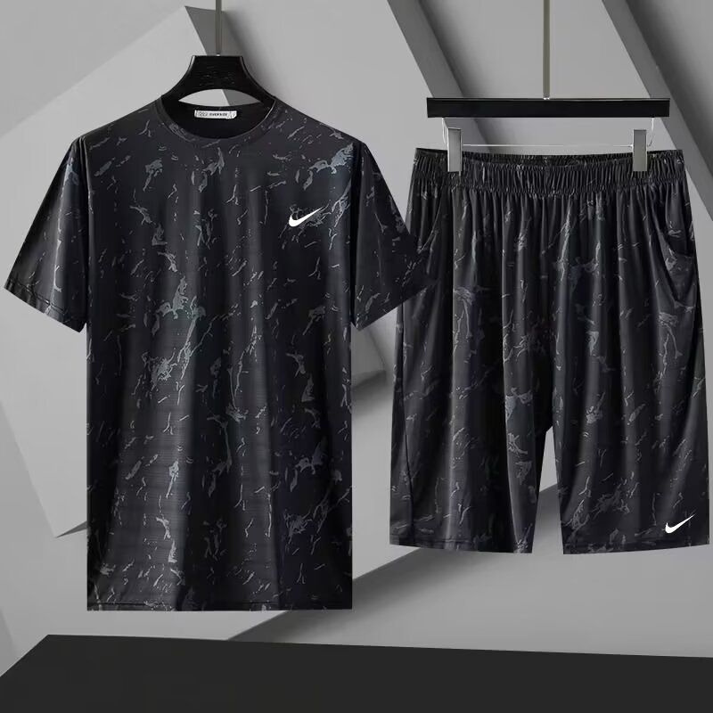 Костюм спортивный Nike #1