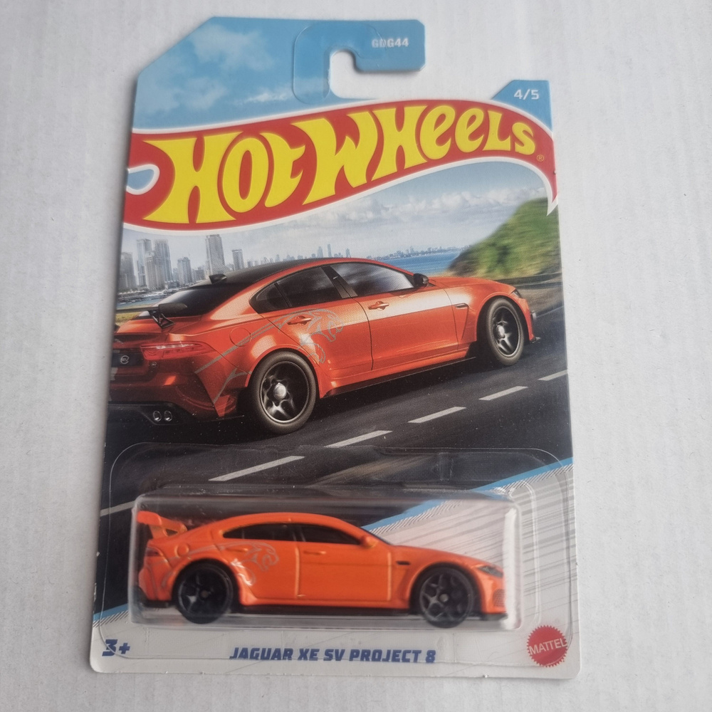 Машинка игрушечная JAGUAR XE SV matchbox #1