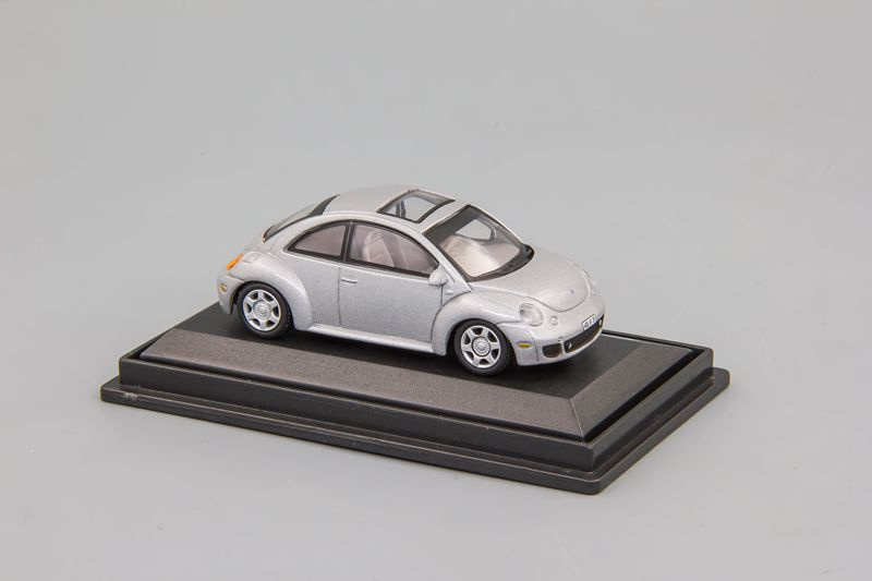 Модель коллекционная Volkswagen Beetle Turbo S (2002) silver, в боксе #1