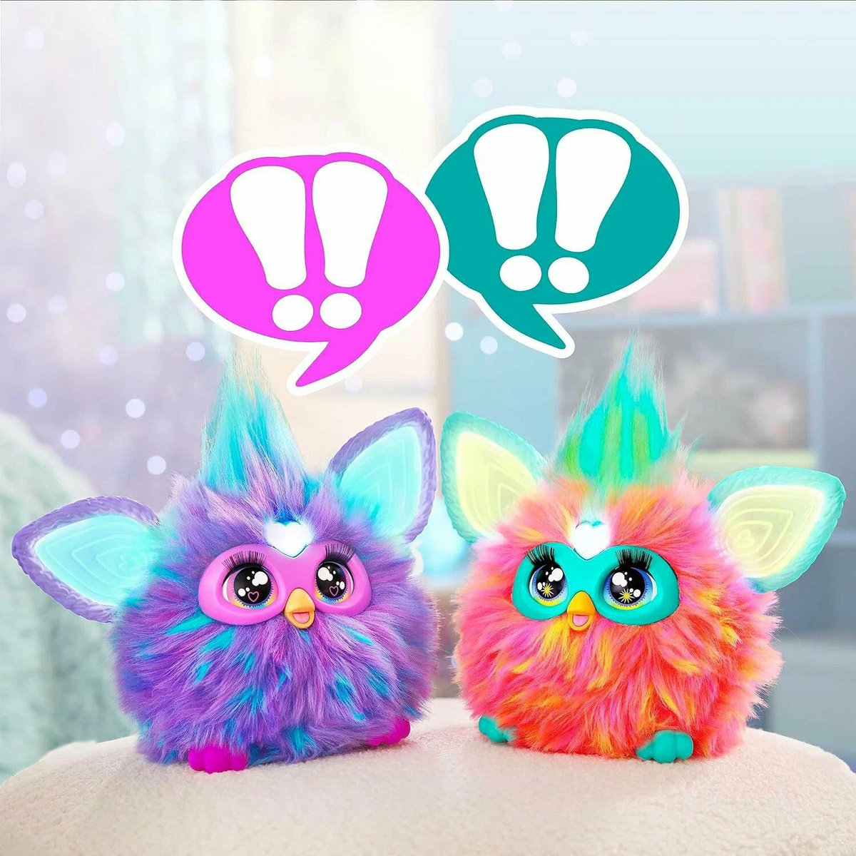 Два друга Furby! Когда два друга Furby вместе, они могут взаимодействовать (Каждый Furby продается отдельно).