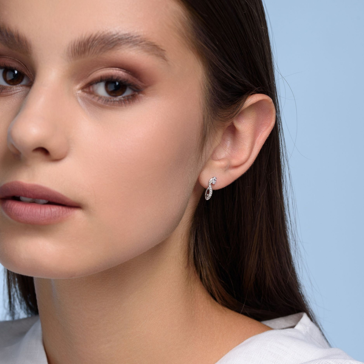 Серьги серебро 925 пробы родированные с фианитами английский замок ...