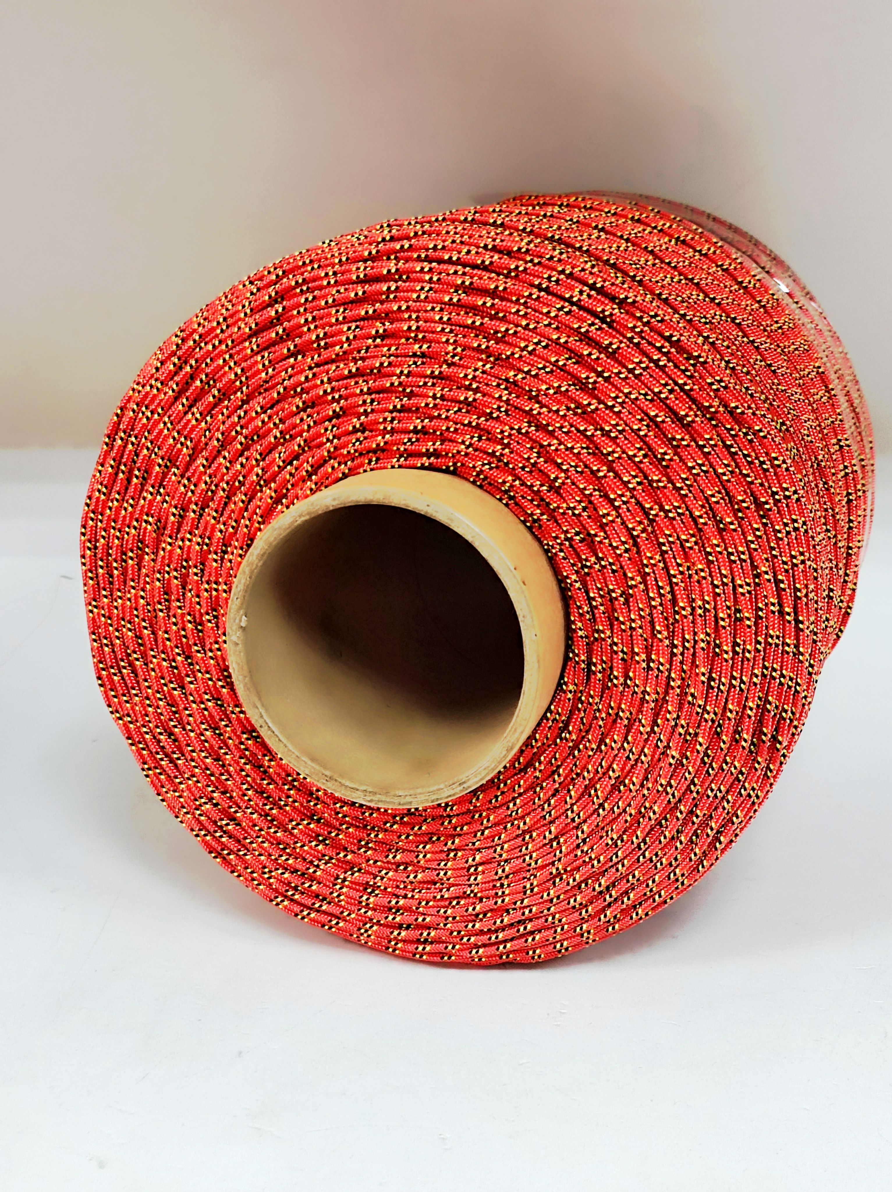 ШнурвысокопрочныйизDyneema3,0мм(20м)200кгс,дляподводнойохотыикайтов