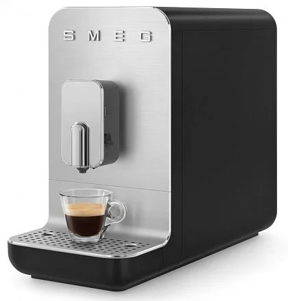 Автоматическая эспрессо кофемашина Smeg BCC13BLMEU #1