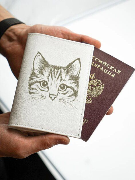 Обложка на паспорт кожаная Кошка женская подарок дочке  #1