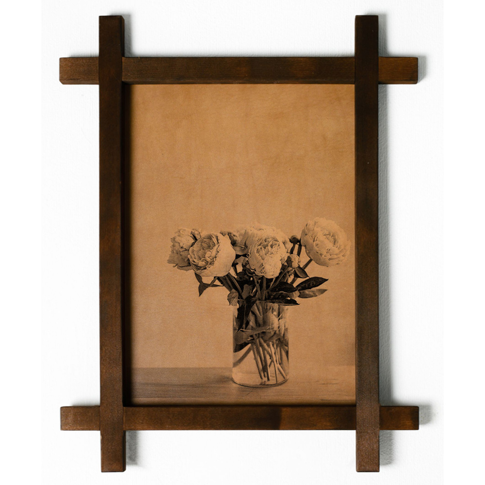 Картина "Пионы в стеклянной вазе, натюрморт", гравировка на натуральной коже, интерьерная для украшения #1
