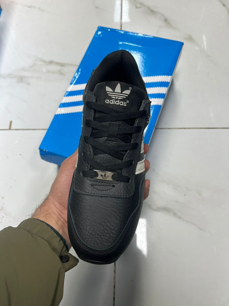 Кроссовки adidas #1