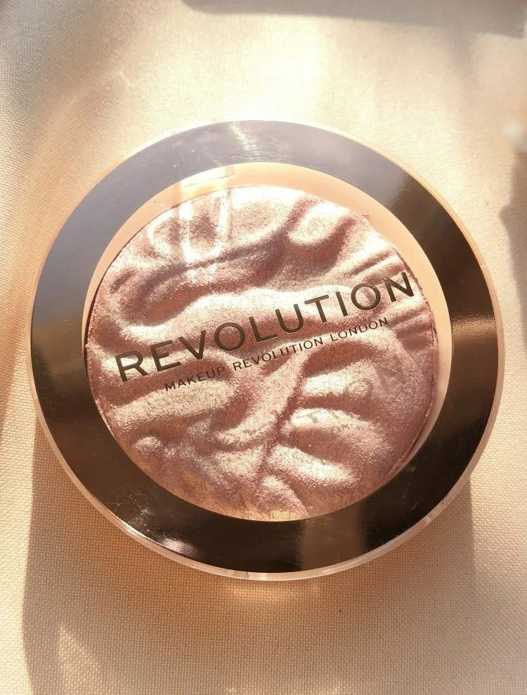 Makeup Revolution Хайлайтер Highlight Re-loaded Make an Impact #1