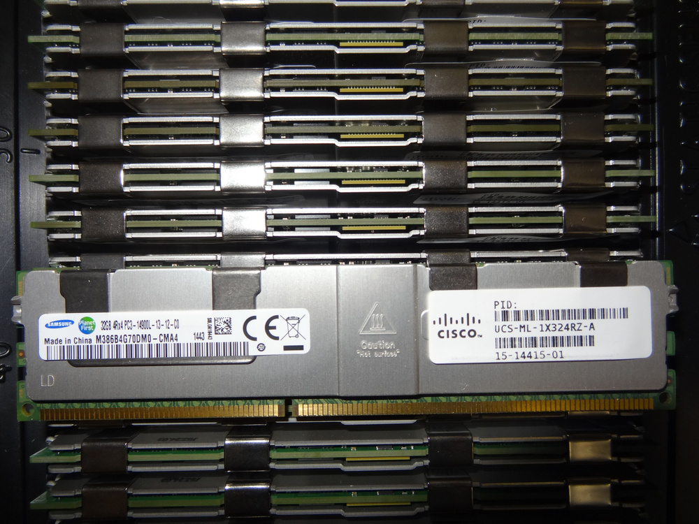OEM Оперативная память Серверная память DDR3 32GB 1866Mhz ECC REG Samsung 4Rx4 PC3-14900L 1.5v M386B4G70DM0-CMA4 #1