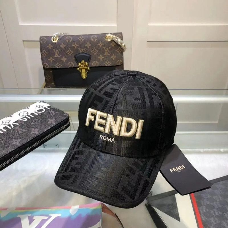 Бейсболка Fendi #1