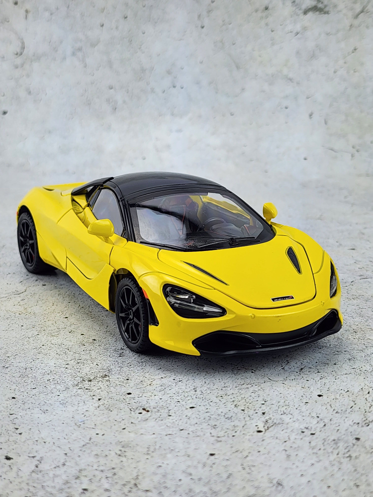 Машинка металлическая инерционная McLaren 720S желтый длина 21см масштаб 1:24, модель со светом и звуком #1