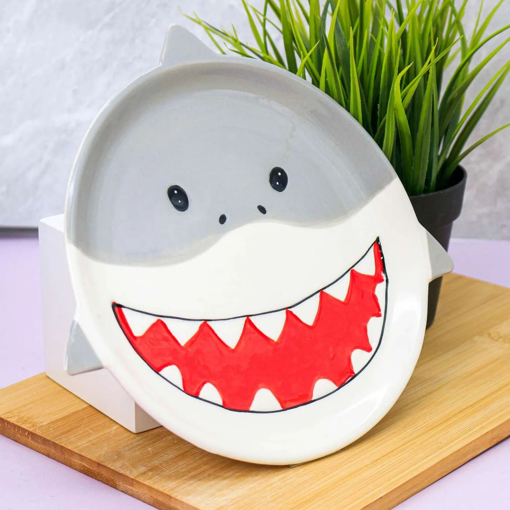 Тарелка керамическая iLikeGift Shark plate #1