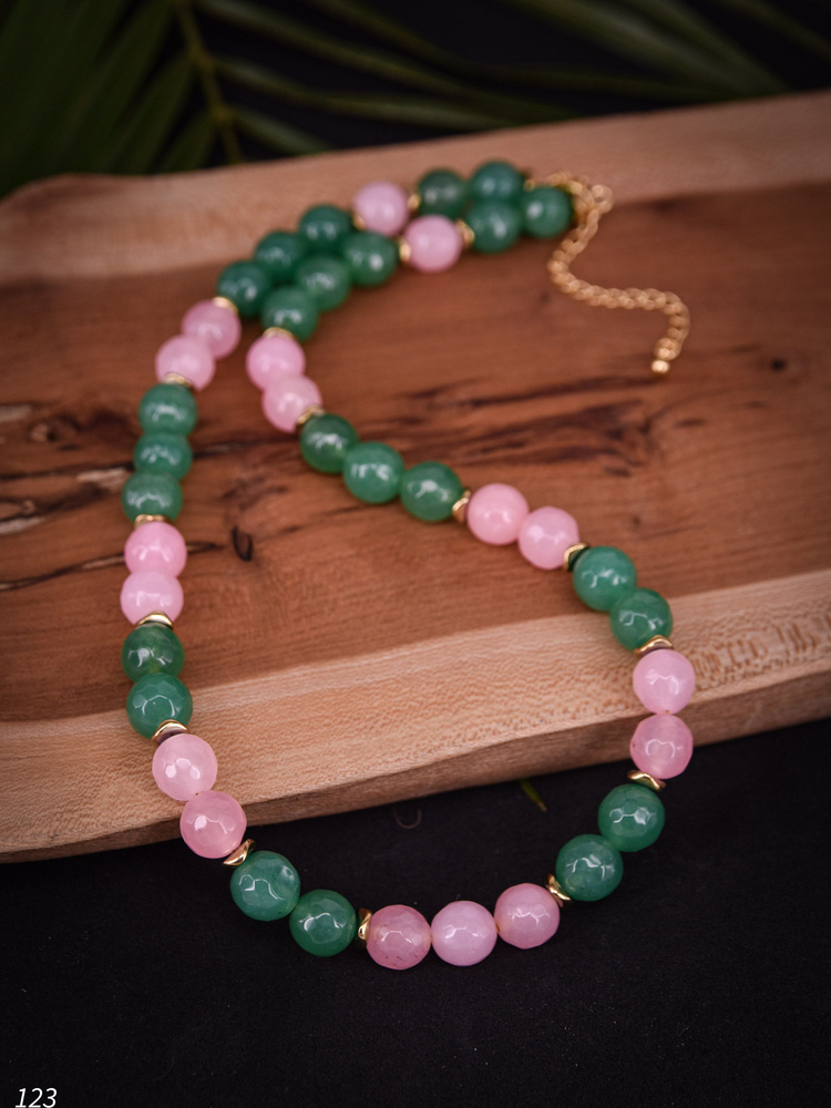 Колье из розового кварца и нефрита / Ожерелье из натуральных камней / Бусы женские  #1
