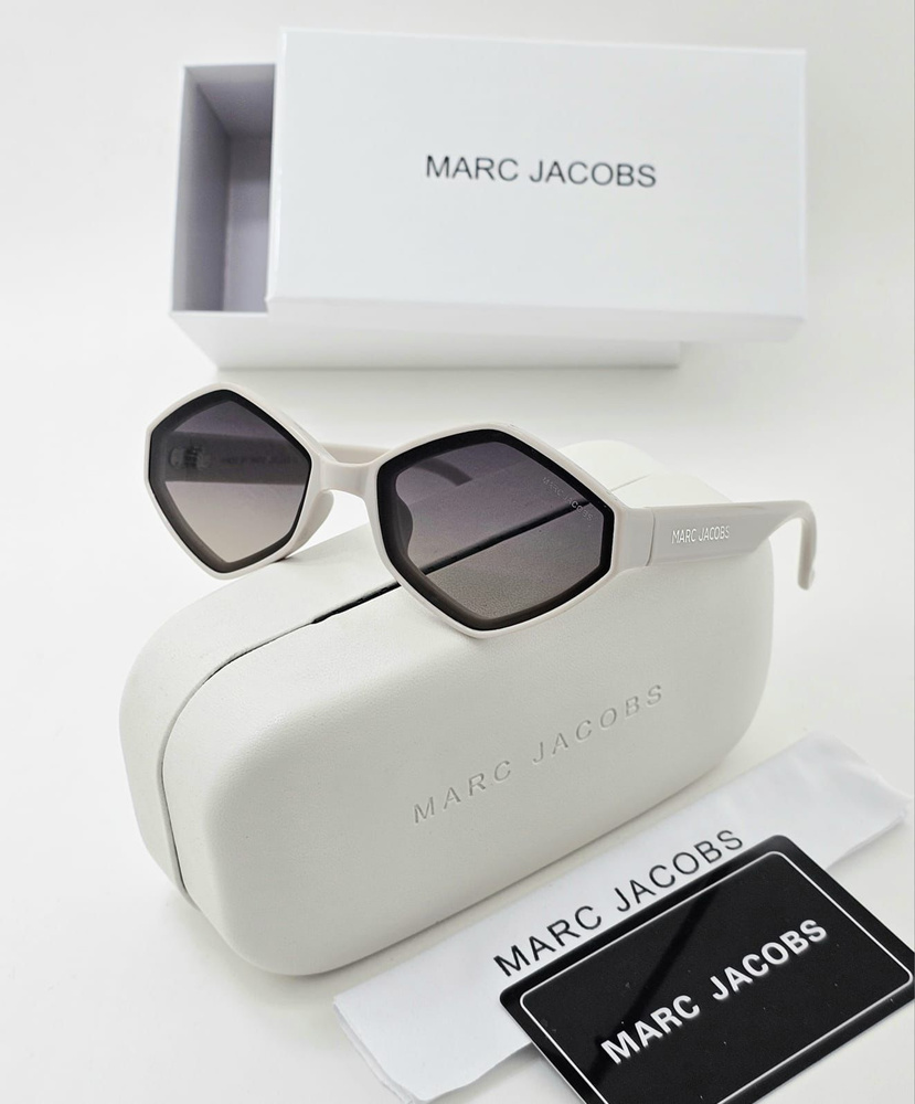 Женские солнцезащитные очки Marc Jacobs #1