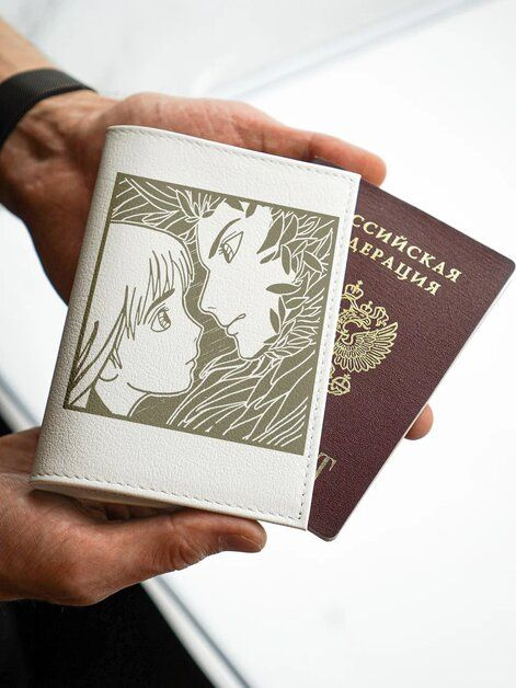 Кожаная обложка на паспорт Соул и Софи подарок любому #1