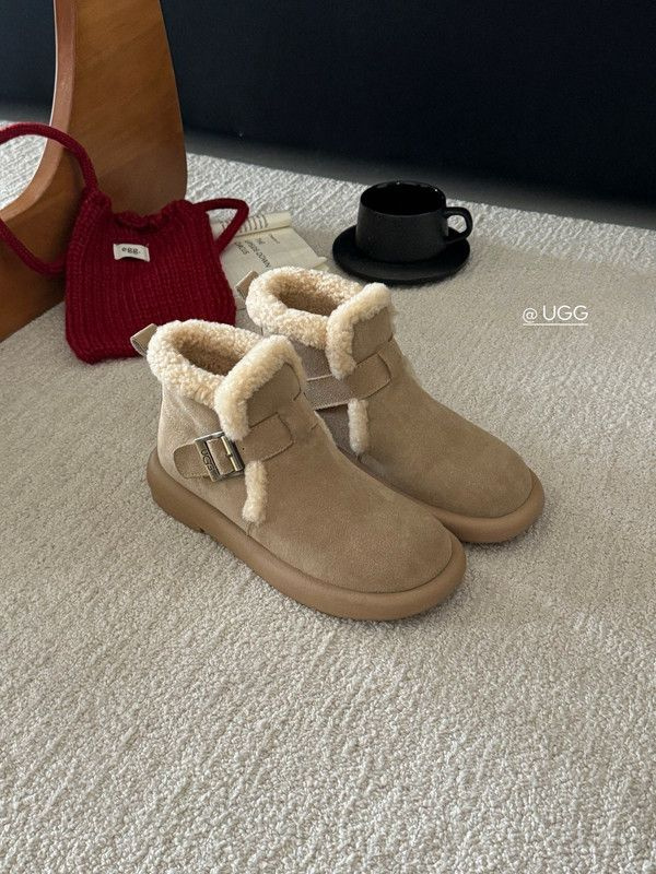 Ботинки UGG #1