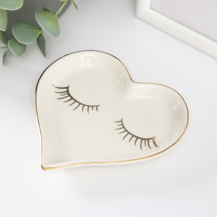 Сувенир керамика подставка под кольца "Сердце с ресничками" 11х11,5х1,4 см  #1