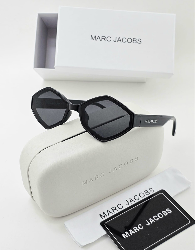 Женские солнцезащитные очки Marc Jacobs #1