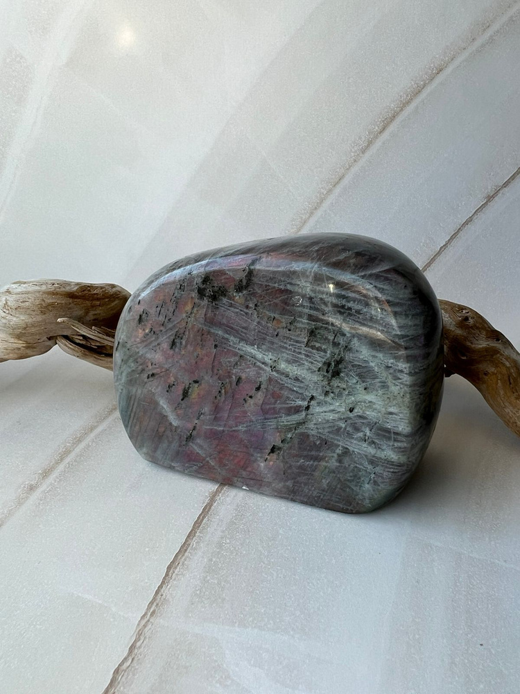 Отшлифованный камень Лабрадор-спектролит натуральный, 1 шт. (70х100х38 мм.); 676 гр.  #1