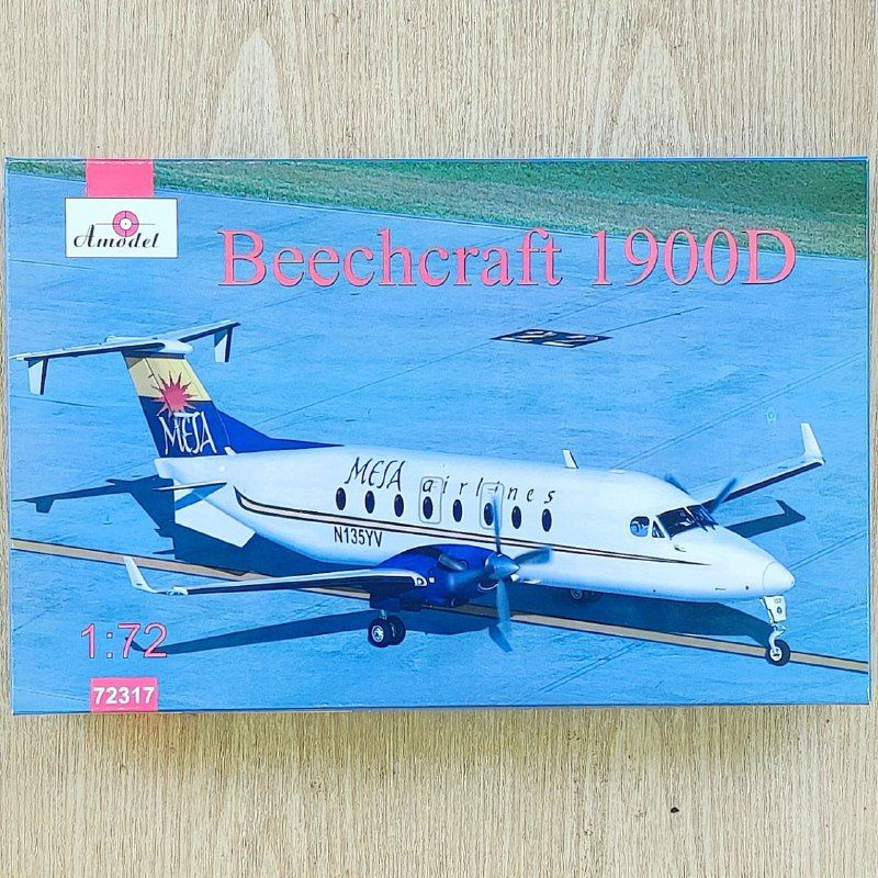 Сборная модель пассажирский самолет Beechcraft 1900D Авиакомпания AIRLINERS, Amodel AM 72317, 1/72  #1