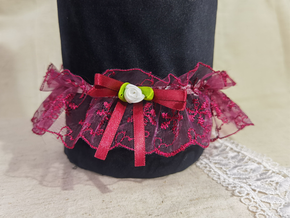 Подвязка для невесты кружевная в бордовом цвете. #1