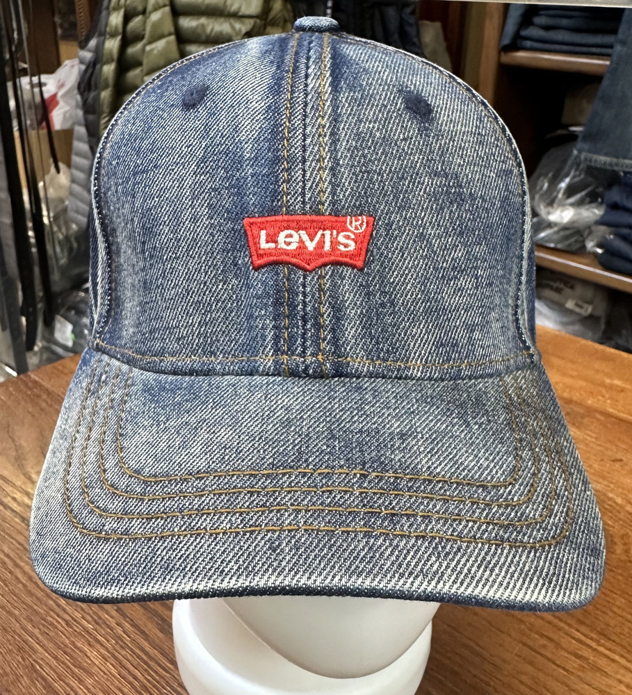 Бейсболка Levi's #1