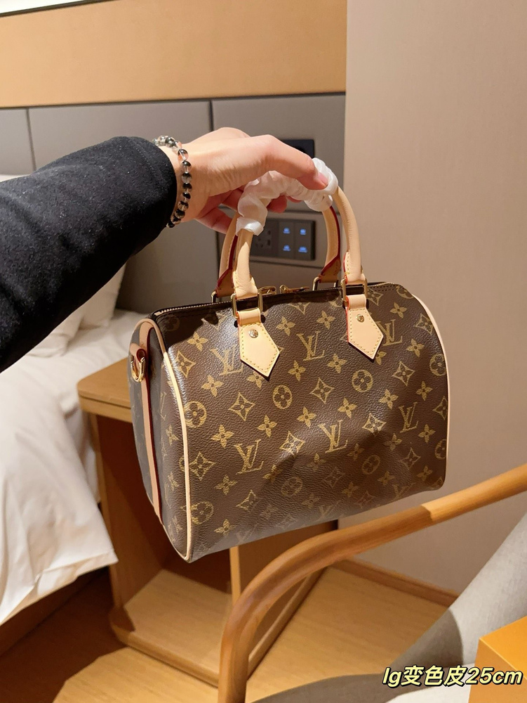 Louis Vuitton Косметичка дорожная #1