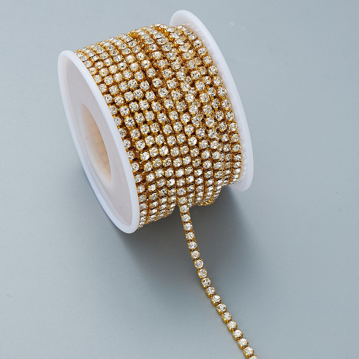 Декоративнаяпластиковаятесьма,жемчугнанитях