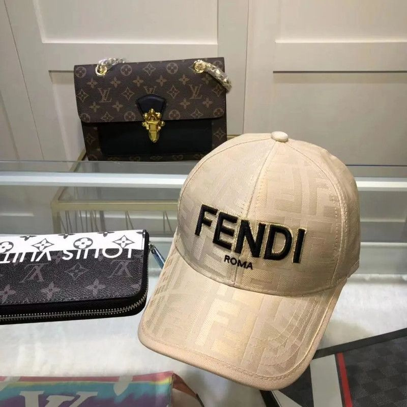 Бейсболка Fendi #1