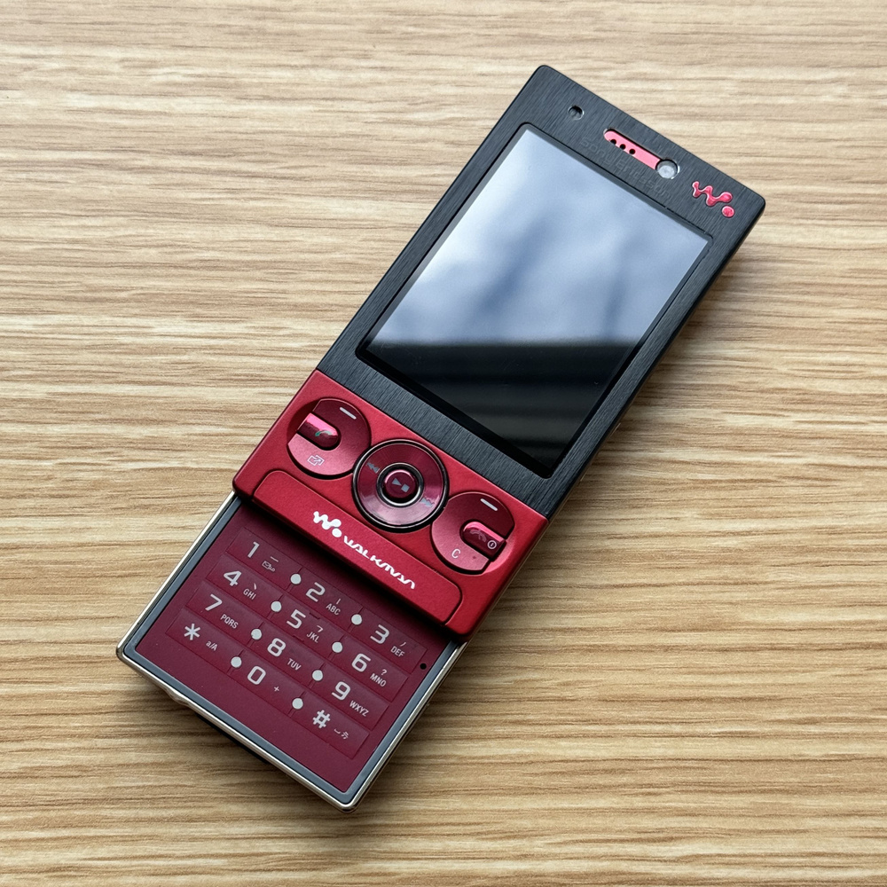 Sony Ericsson Мобильный телефон W705, красный #1