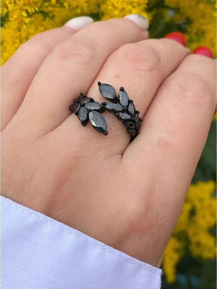Женское кольцо разомкнутое "Стеклянные лепестки" Art Decor черный цвет  #1