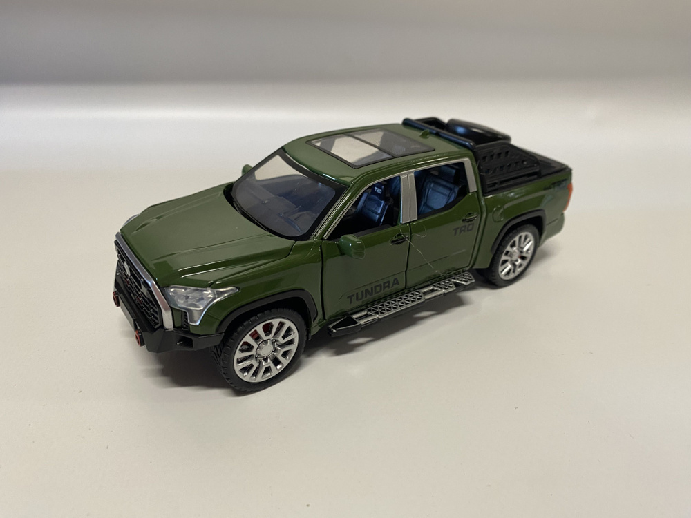 Машинка металлическая инерционная Toyota Tundra хаки 1:32 длина 17.5см, модель со светом и звуком  #1